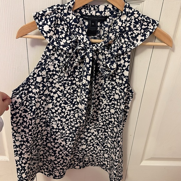 NWT Marc by Marc Jacob’s ribbon tie front floral print blouse size xsmall - Picture 3 of 8